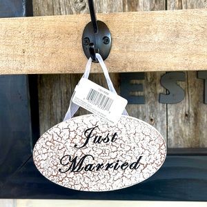 NWT Just Married Sign with White Ribbon